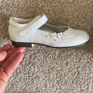 White 8.5 Narrow Mary Janes